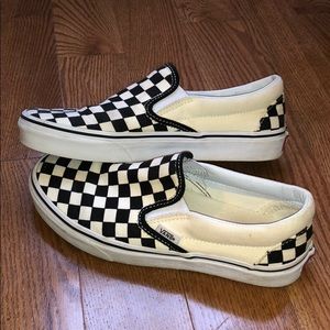 Classic checkered slip on Vans!